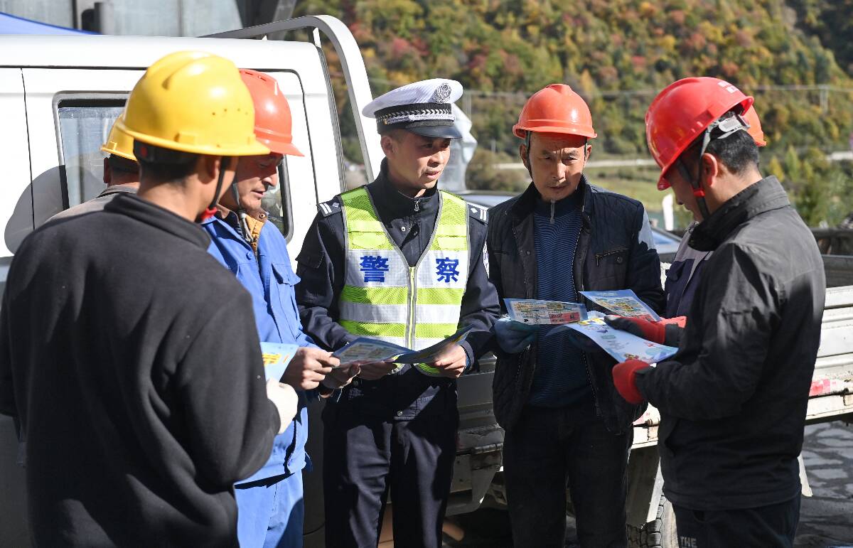 流動車管所 數據服務進山區，便民利民暖人心